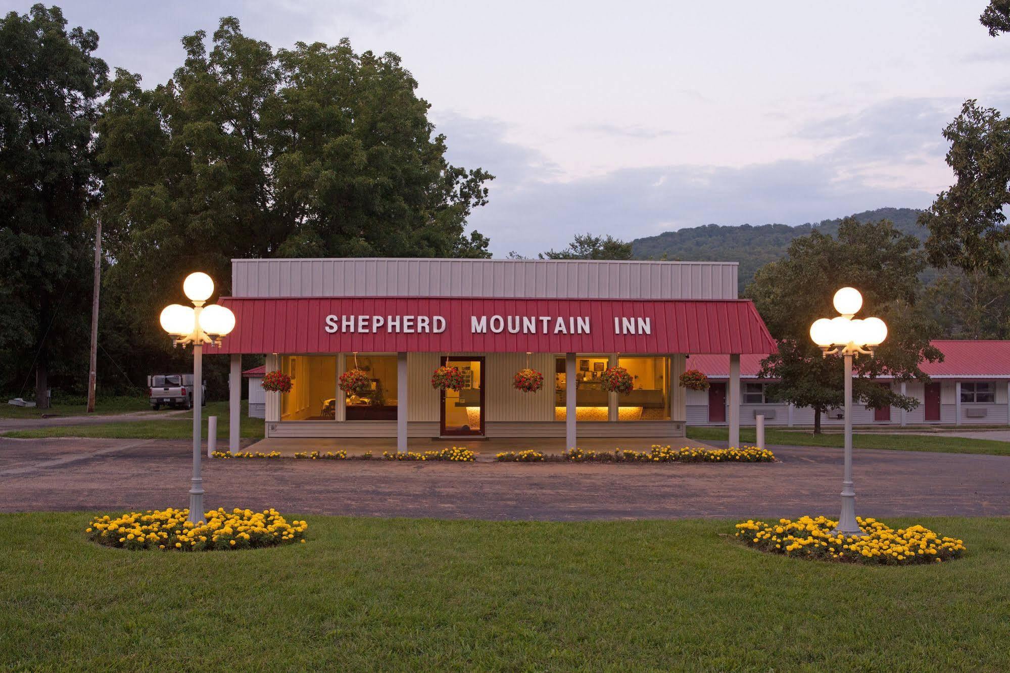 Shepherd Mountain & 3* Pilot Knob